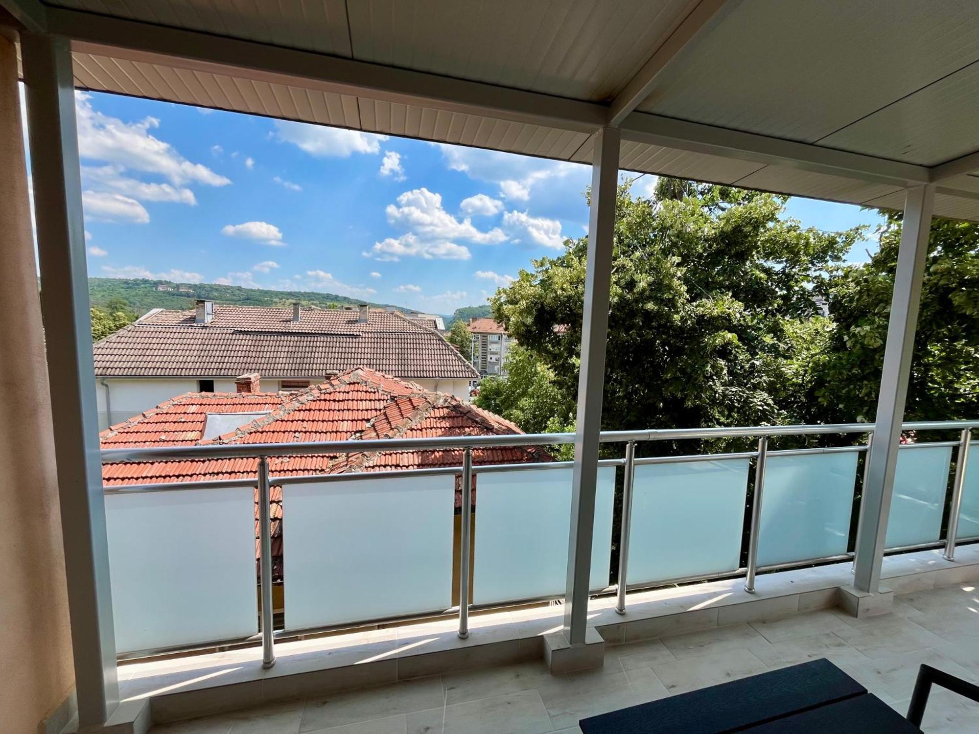 Parkview Luxury In City Center 8 Veliko Tŭrnovo Eksteriør bilde
